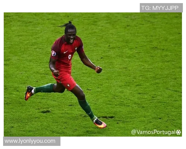 泳池边的绿茵传奇足球明星的水上创业之路