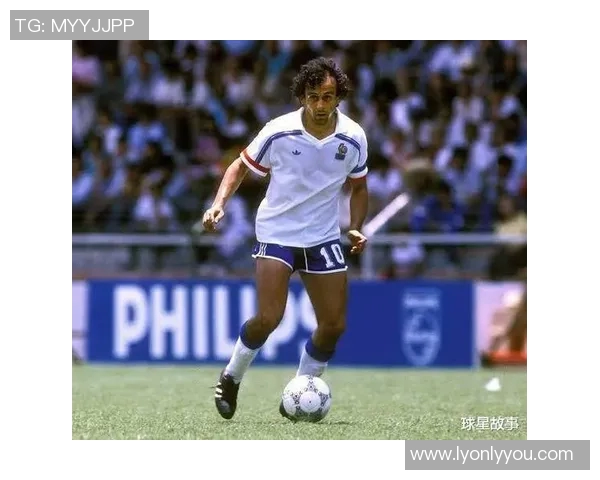 回顾前几届足球明星的辉煌历程与传奇故事展现足球的魅力与激情