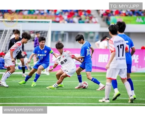 深圳足球队在足球耐力排行榜中荣登第十名展现出色竞技状态与团队实力